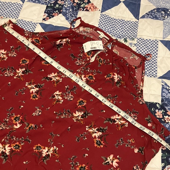 Maurices Burgundy Floral Blouse - Picture 5 of 7